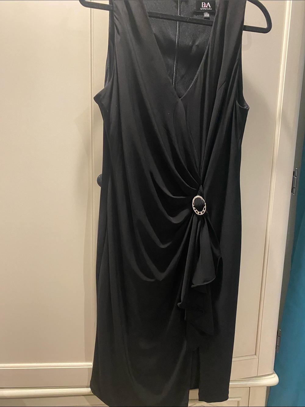Betsy & Adam Black Sleeveless Draped Midi Dress with Side Ring Accent